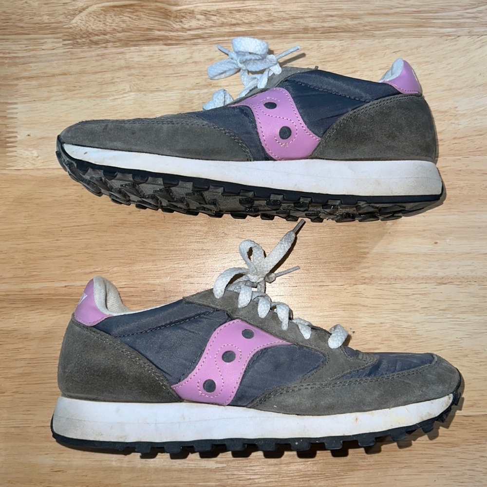 Vintage Saucony Jazz Tennis Shoes
